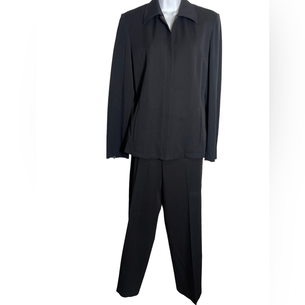 Rafaella suit size 6 classic black stretch pant suit with front zipper PERFECT🖤